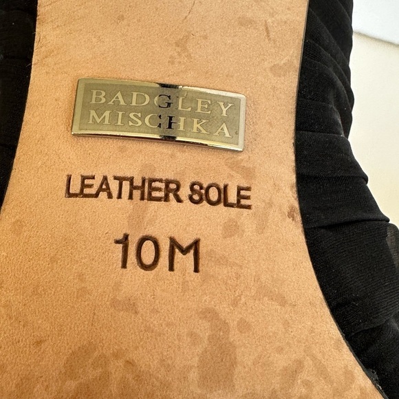 Badgley Mischka Elegant Black Satin Peep Toe Zipper Back 5” Heels Sz 10 - Picture 7 of 10